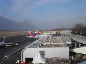 Airplanes_at_Chambery_Airport